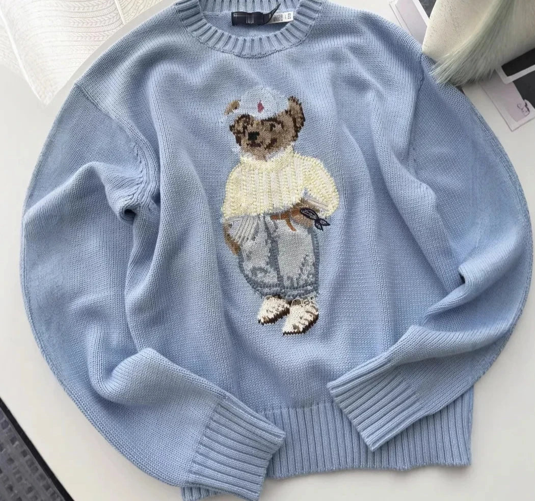 Bawełniany sweter z haftem niedźwiedzia – okrągły dekolt