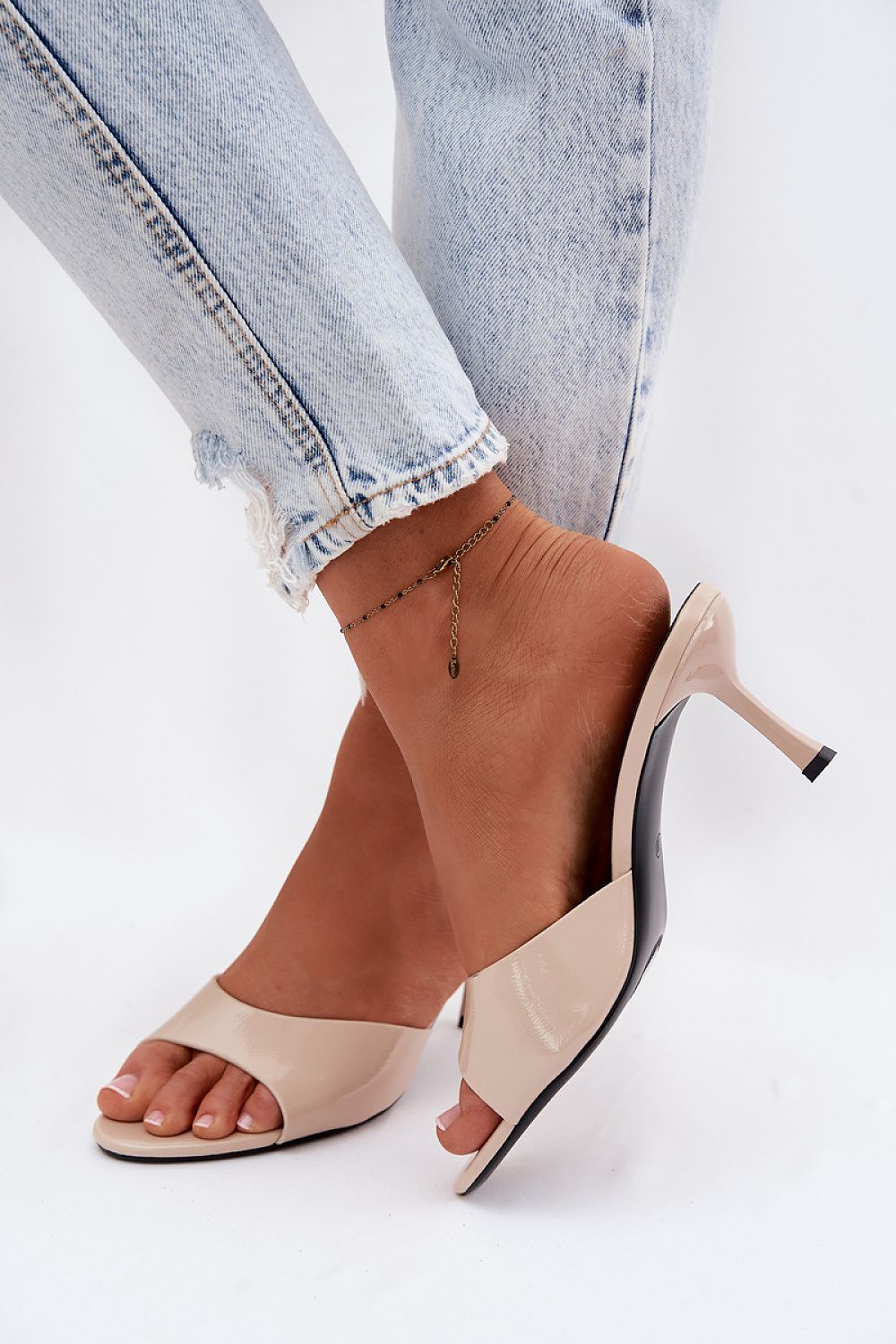 Sandał Klapki Model Melissea UC-162 Beige Lakier - Step in style