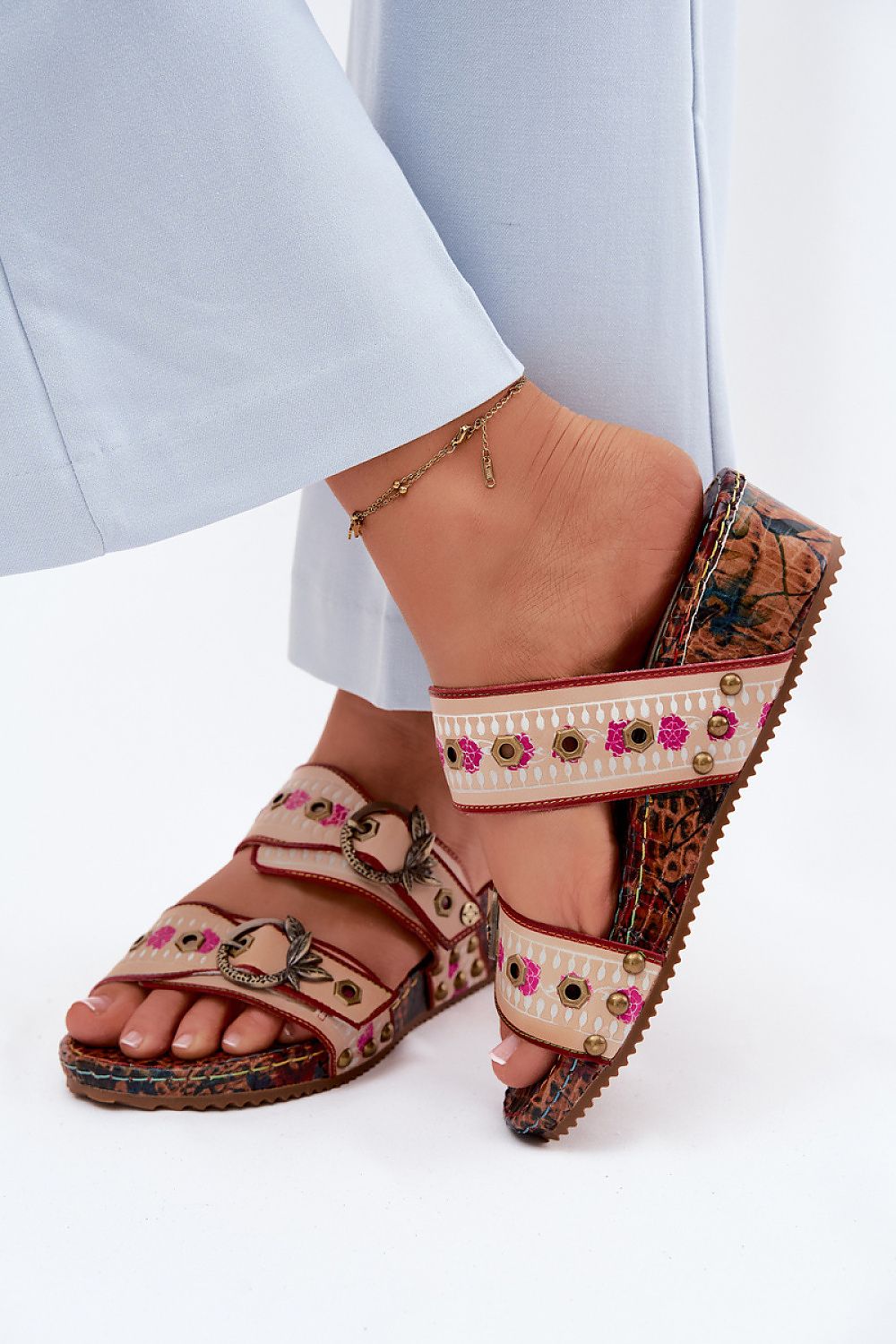 Sandał Klapki Model Maciejka K7406-04 Multicolor - Step in style