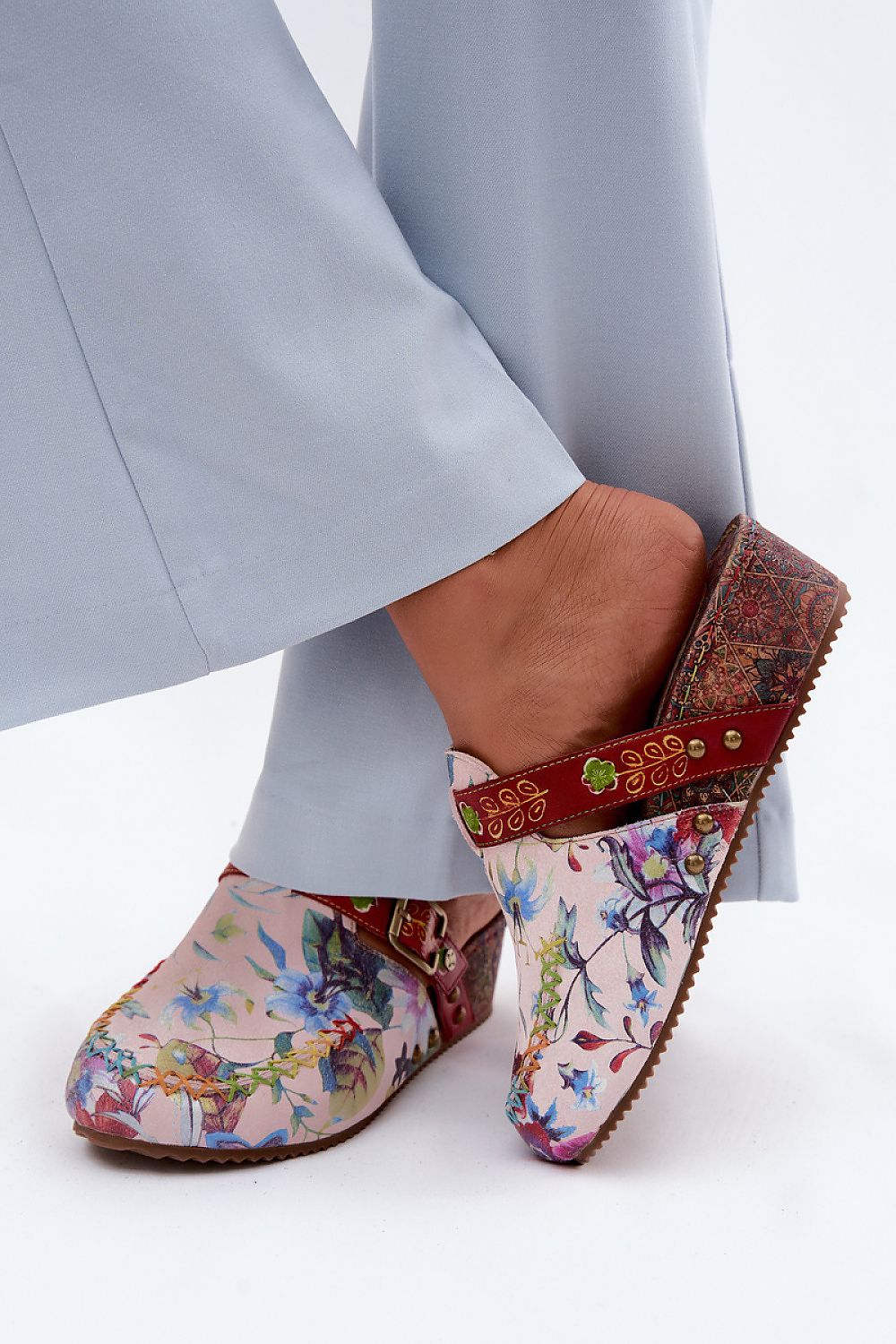 Sandał Klapki Model Maciejka K7409-15 Multicolor - Step in style