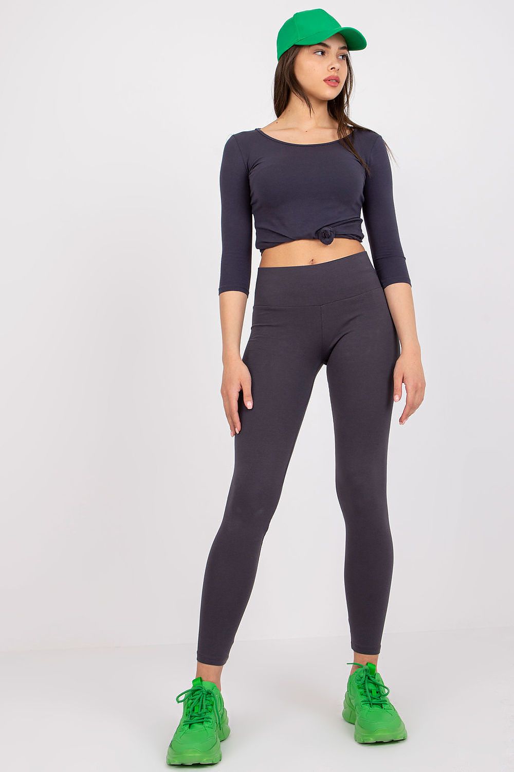 Legginsy Model Black - Rue Paris — czarna — Legginsy — EldoradoShop