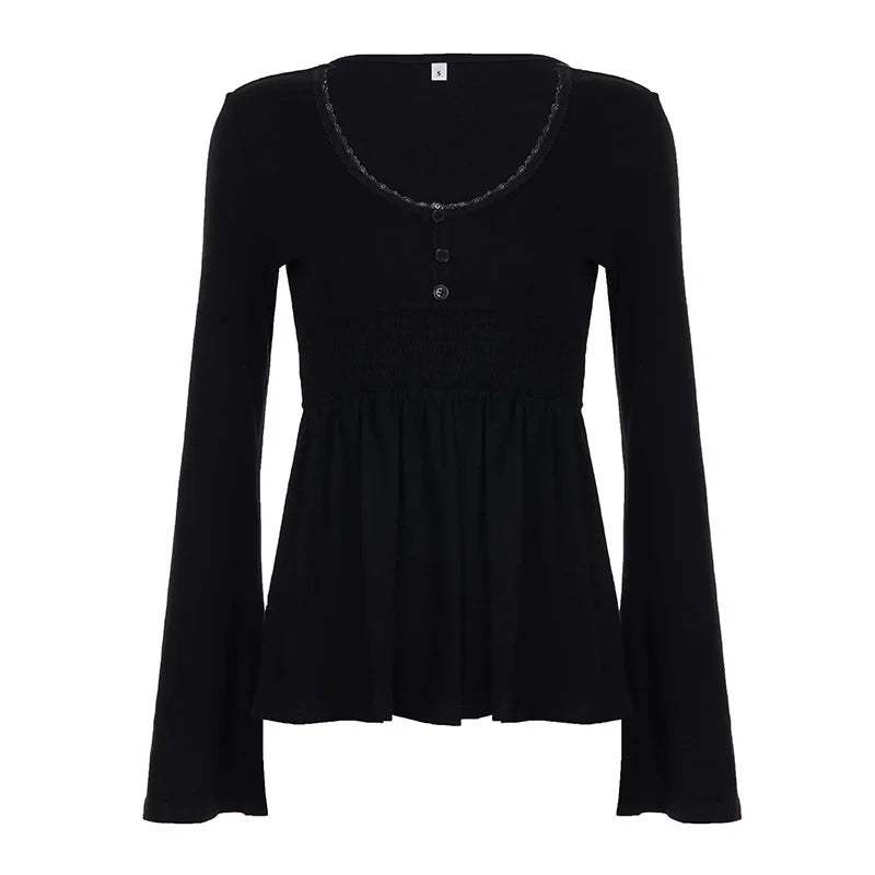 Sweter french chic – koronkowe detale, dzwonkowy rękaw — Swetry — EldoradoShop