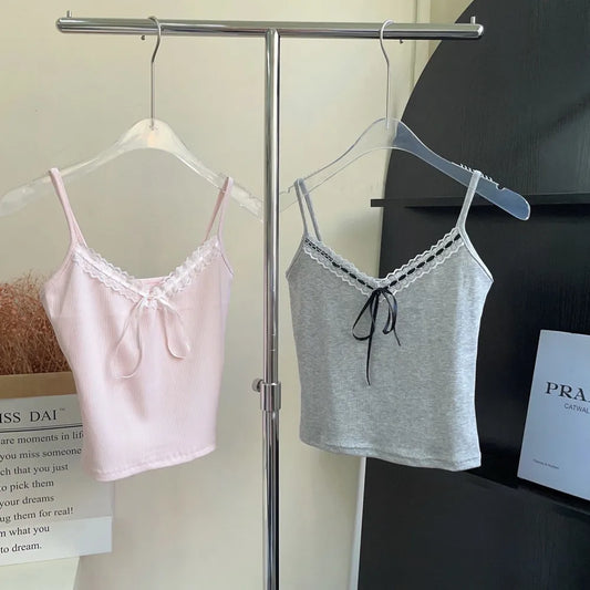 Koronkowy top z kokardą y2k – elegancki, crop top, streetwear