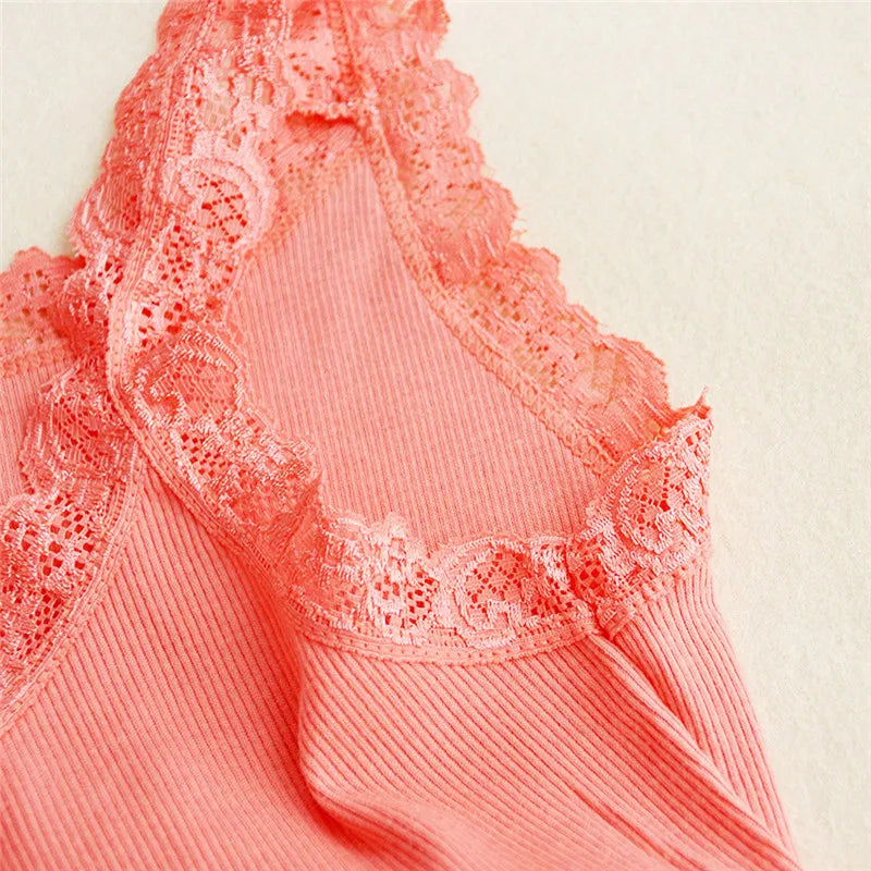 Top na ramiączkach z koronką – czarny, letni, bez rękawów — czarna — Topy — EldoradoShop