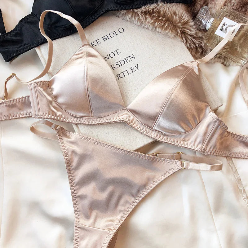 Komplet bielizny damskiej – jedwabisty, bezfiszbinowy, elegancki — Bielizna — EldoradoShop