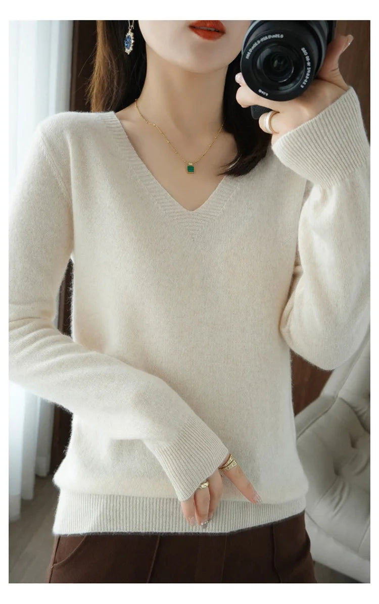 Sweter V-neck slim fit – kobiecy, 2026