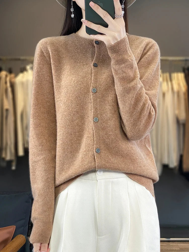 Kardigan merino 100% – zapinany, kobiecy, podstawowy — Swetry — EldoradoShop