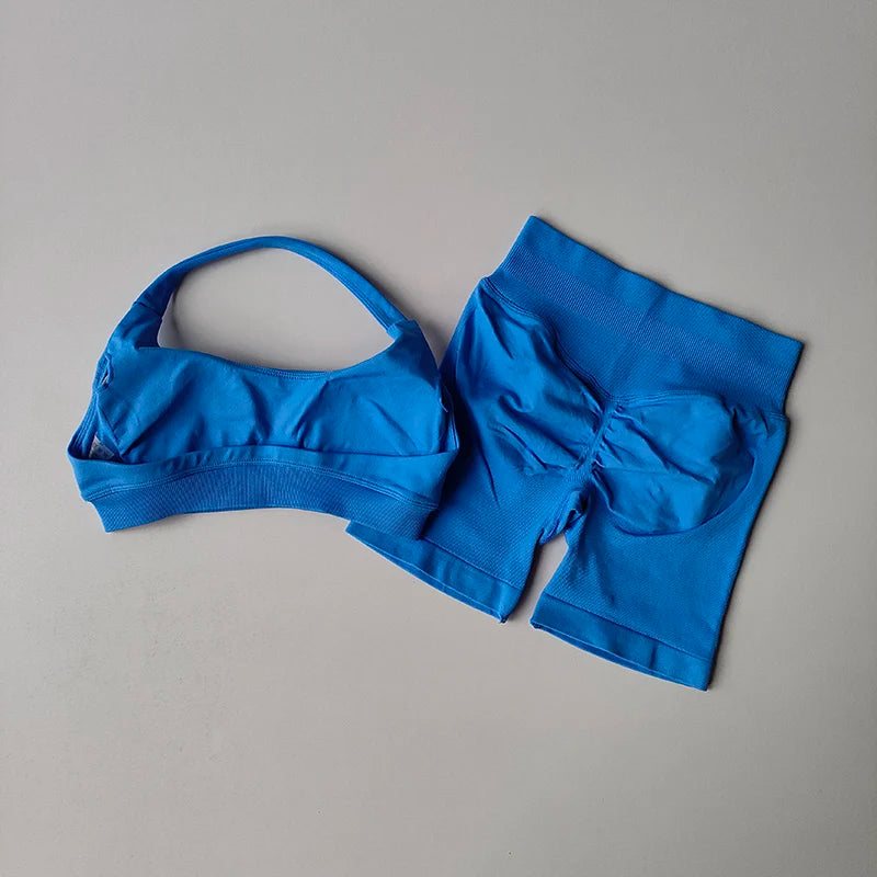Sportowy komplet fitness – biustonosz i spodenki, wysoki stan
