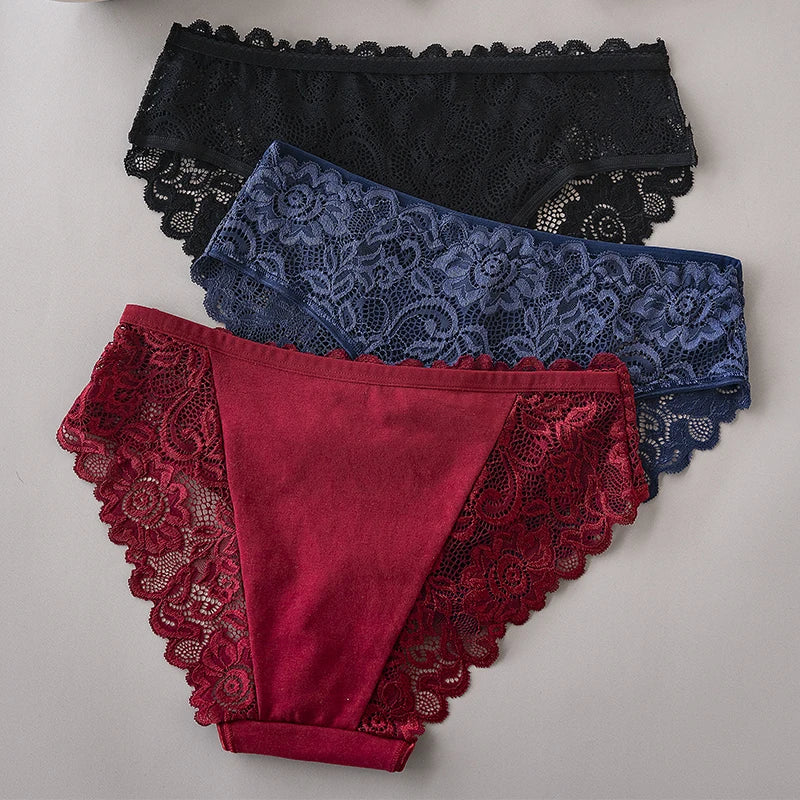 Koronkowe figi damskie – zestaw 3 szt., haftowane — Bielizna — EldoradoShop