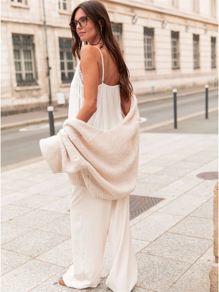 Satynowy top y2k z koronką – spaghetti straps, coquette, elegancki — biała — Topy — EldoradoShop