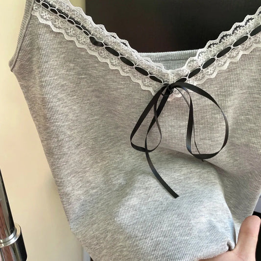 Koronkowy top z kokardą y2k – elegancki, crop top, streetwear