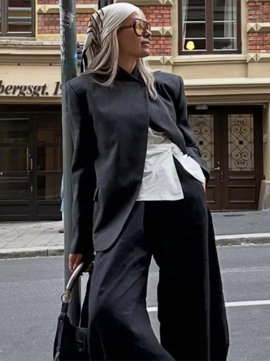 Marynarka vintage biurowa – dopasowana, klasyczna