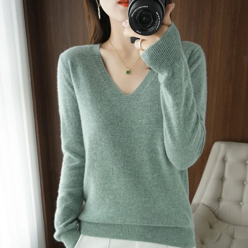 Sweter V-neck slim fit – kobiecy, 2026 — Swetry — EldoradoShop