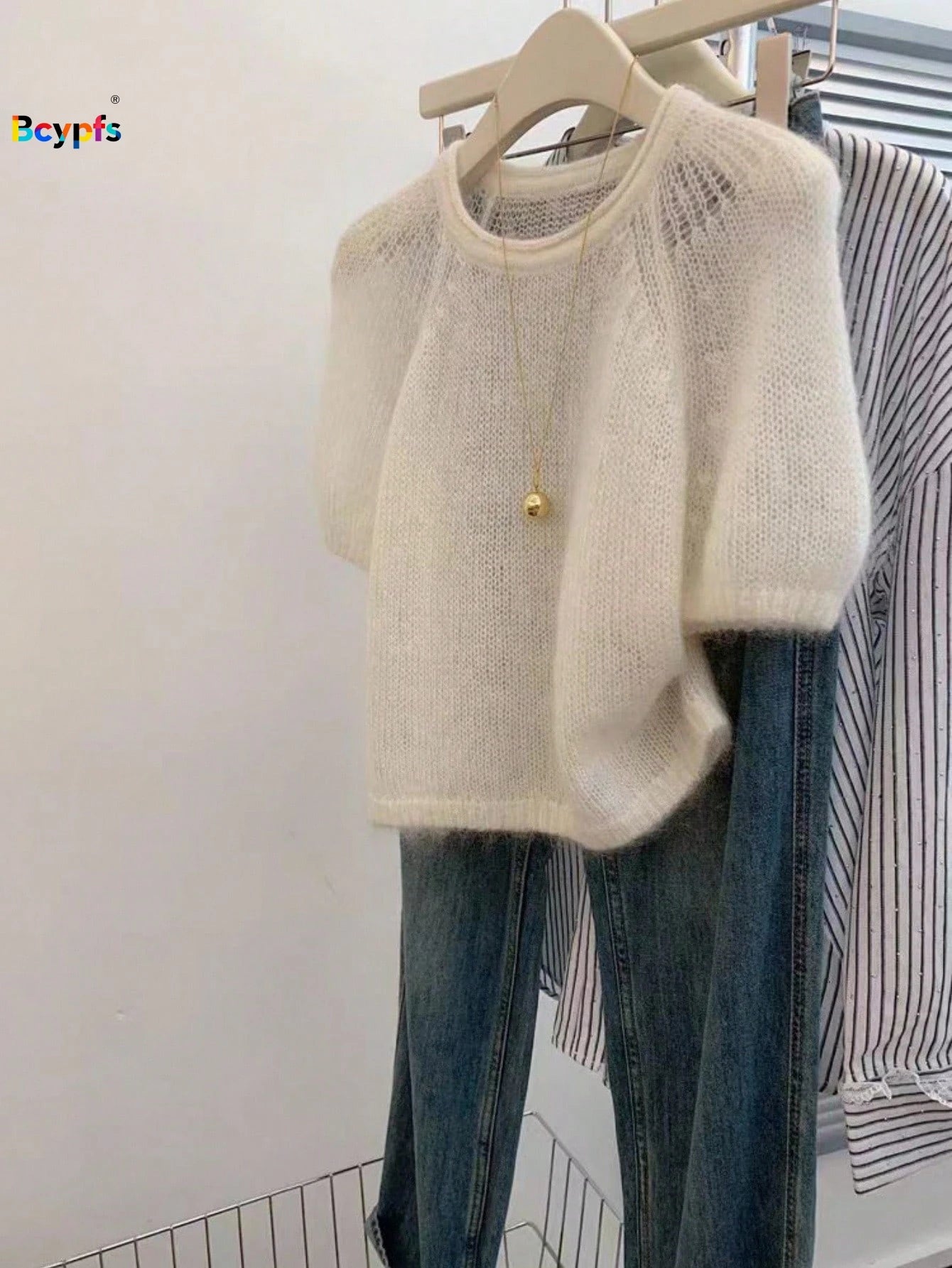 Krótki sweter ażurowy – letni, wiosenny — Swetry — EldoradoShop