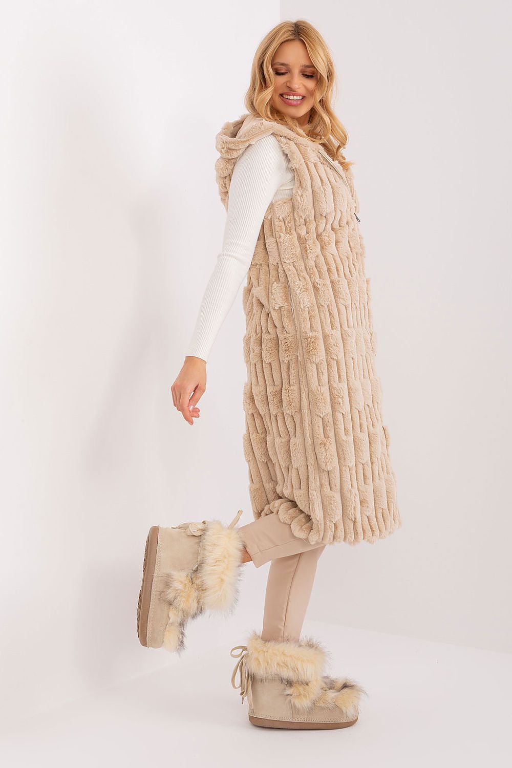   Kamizelka Model AT-KZ-2368-1.07 Beige - AT 