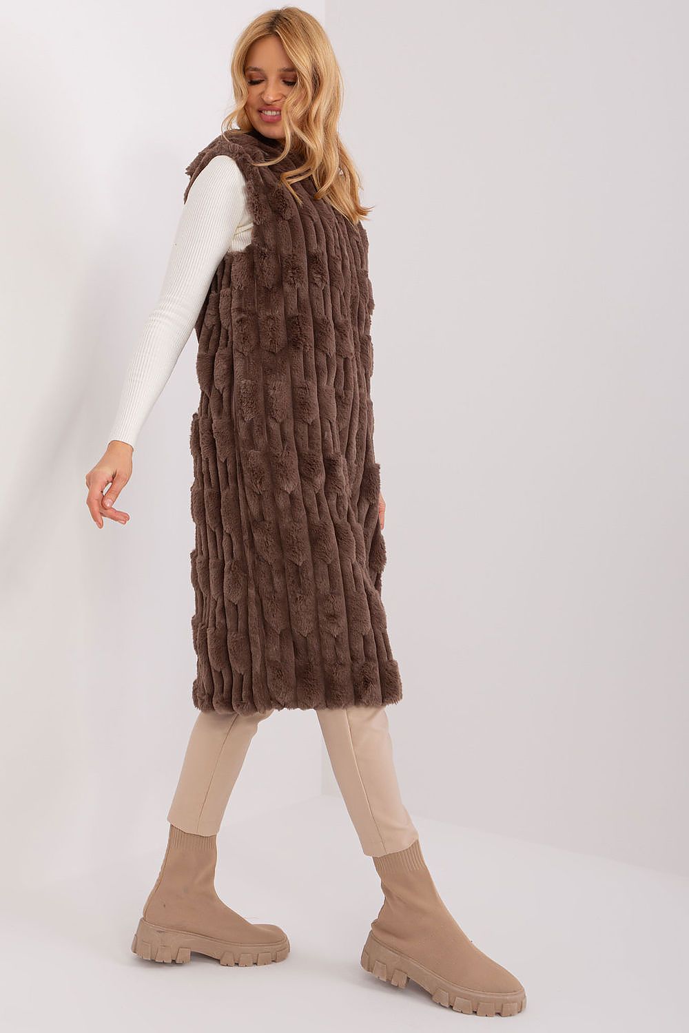   Kamizelka Model AT-KZ-2368-1.07 Brown - AT 