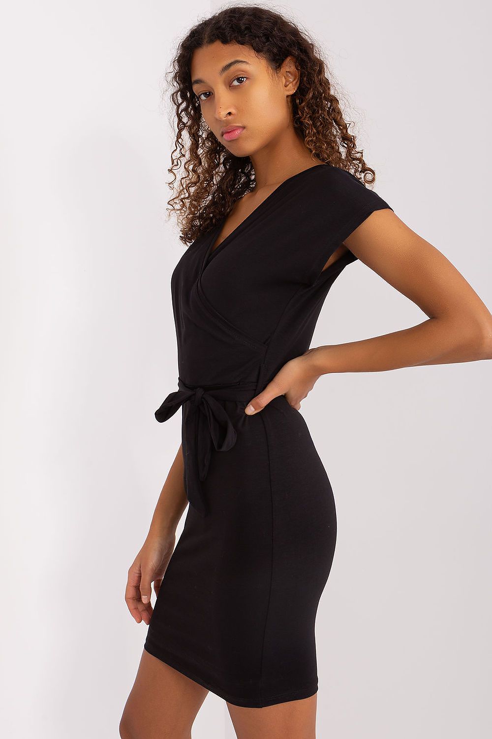  Sukienka Model RV-SK-8018.91 Black - Rue Paris 
