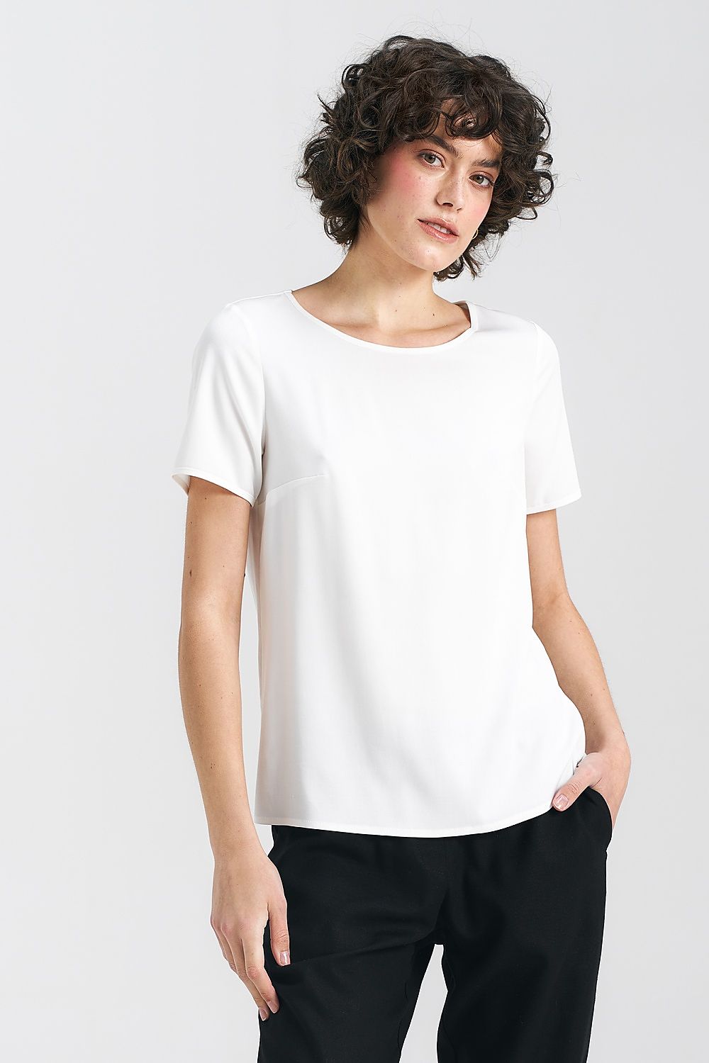   Bluzka basic z krótkim rękawem B160 Ecru - Nife 