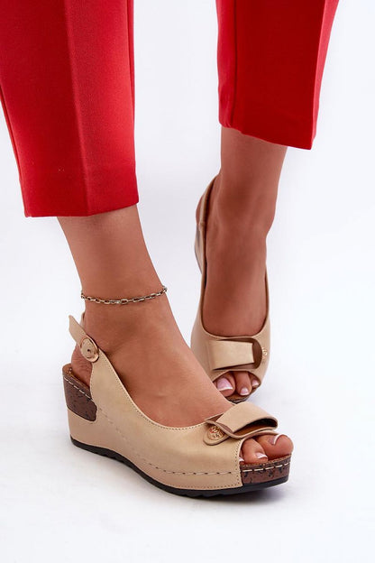  Sandały Model Efravia 24SD98-6230 Beige - Step in style 