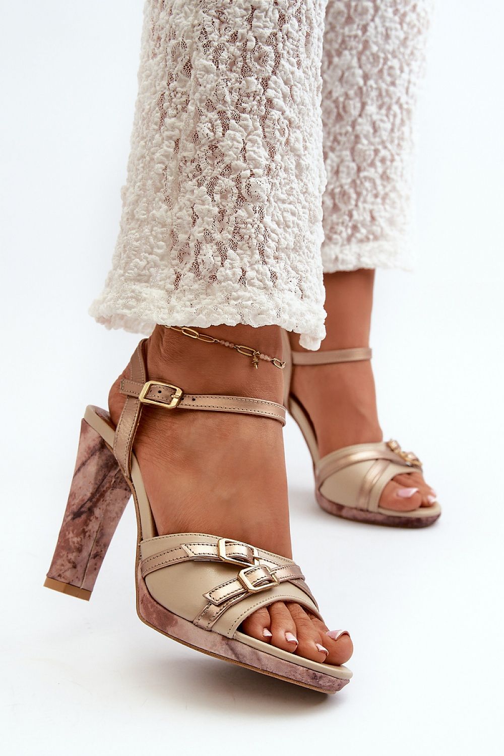  Sandały Model Maciejka 06564-22 Beige/Gold - Step in style 