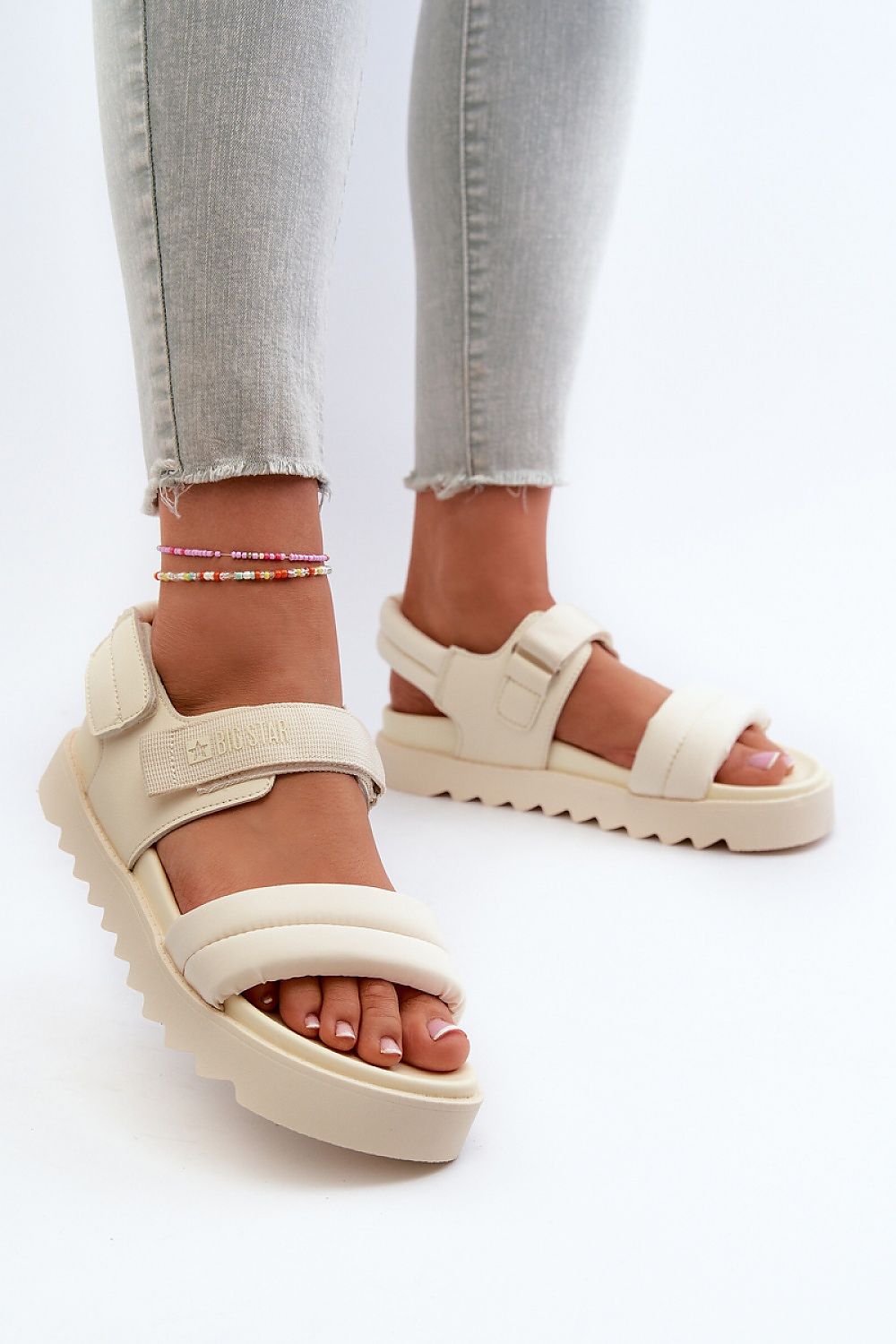  Sandały Model Big Star NN274751 Beige - Step in style 