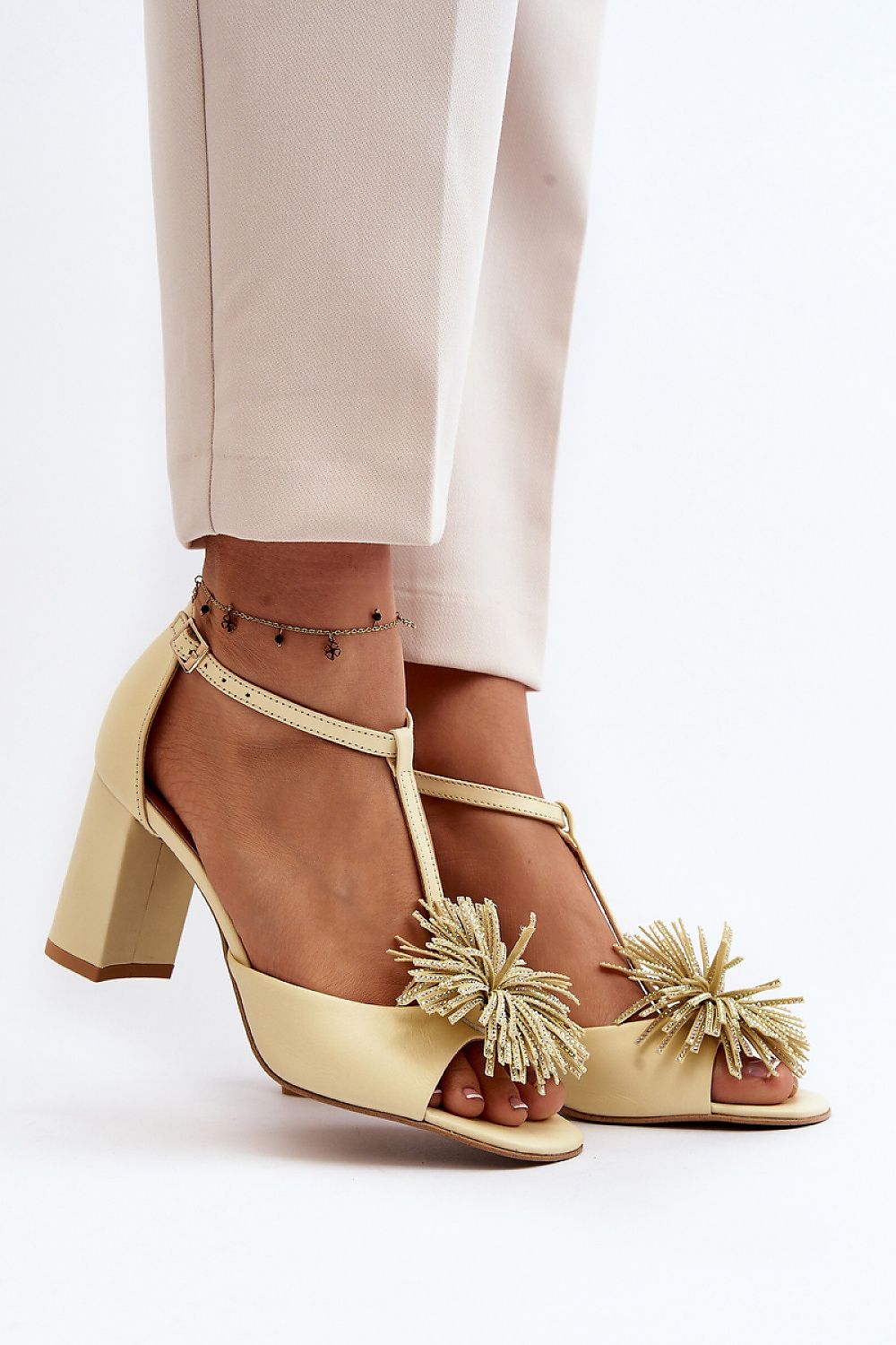  Sandały Model Laura Messi 2758 Beige - Step in style 