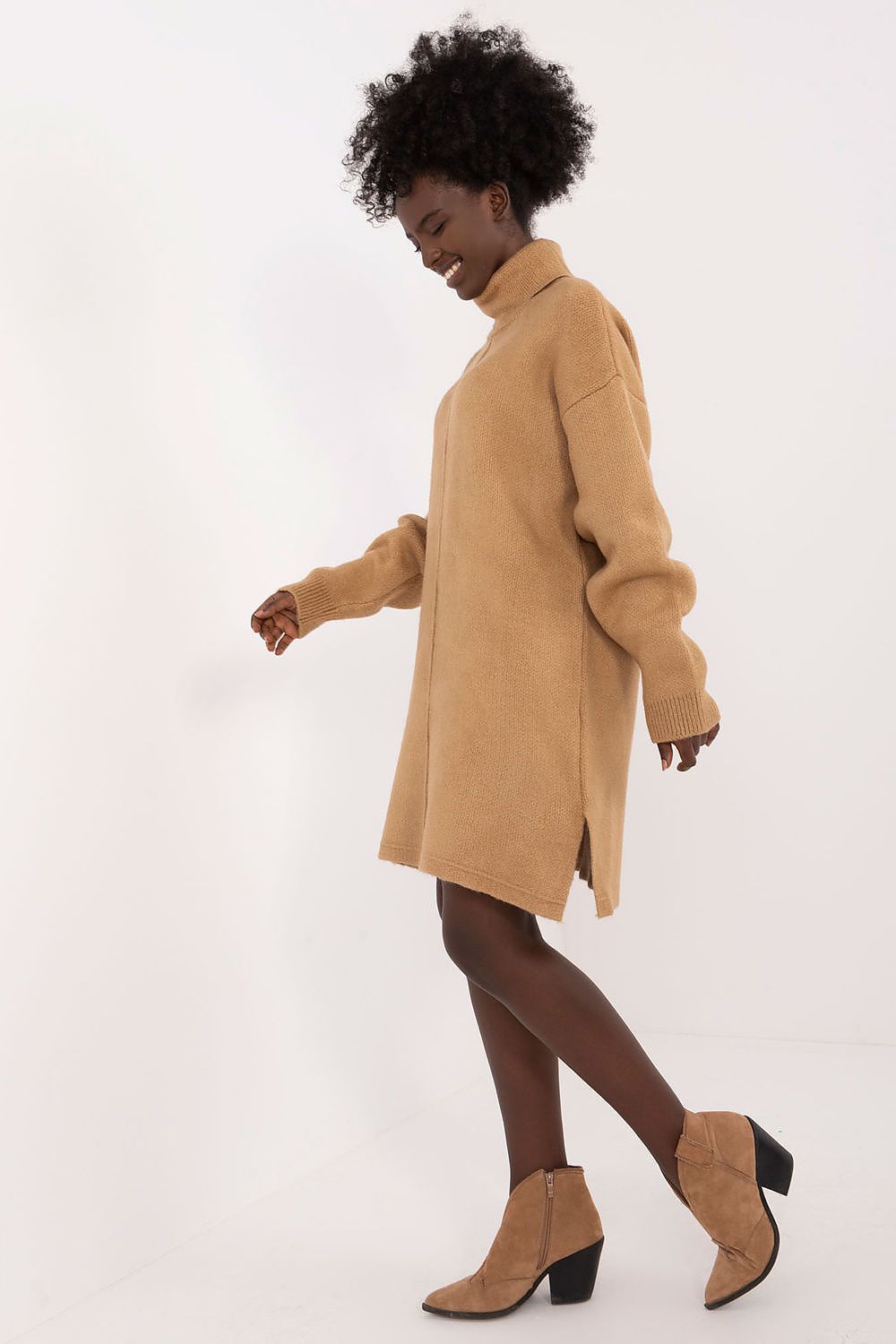  Sukienka Model BA-SK-0547.99 Camel - Badu 