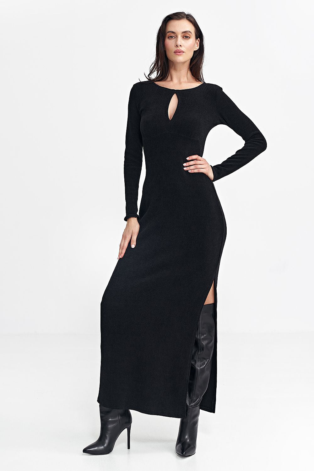  Sukienka maxi z łezką na dekolcie S261 Black - Nife 