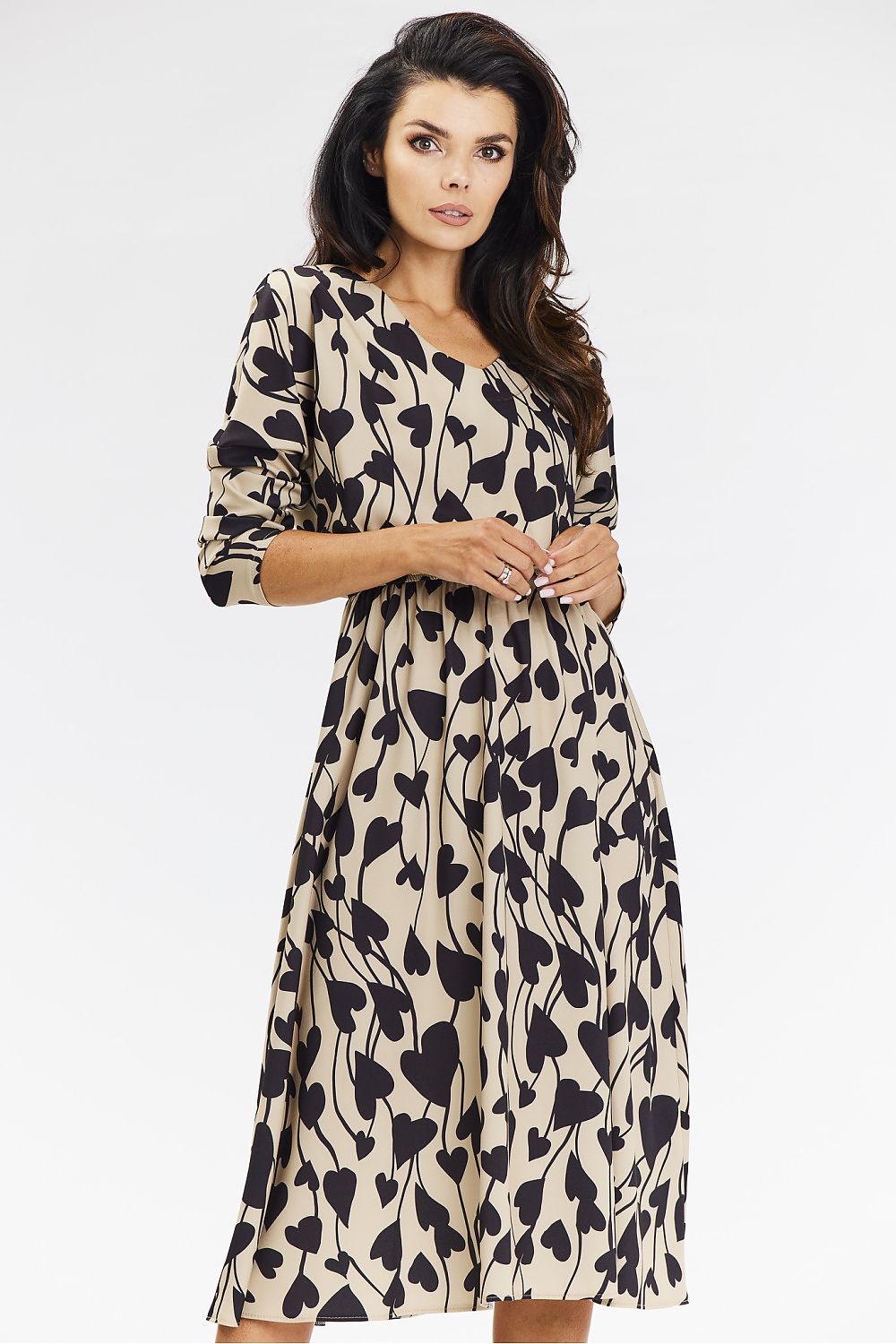  Sukienka Model A666 Beige/Black Hearts - awama 