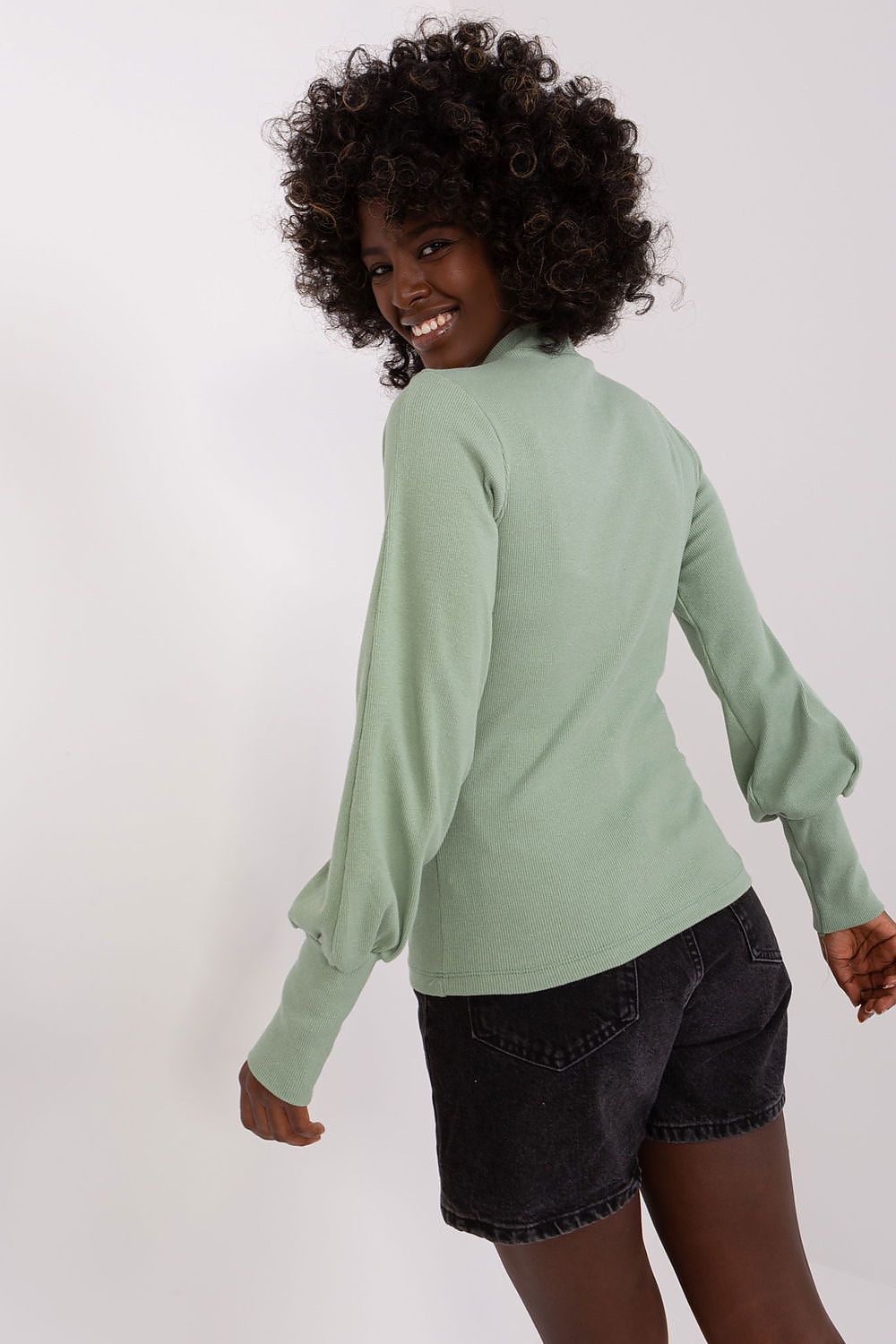   Bluzka Model RV-BZ-5223.15 Pistacja - Rue Paris 