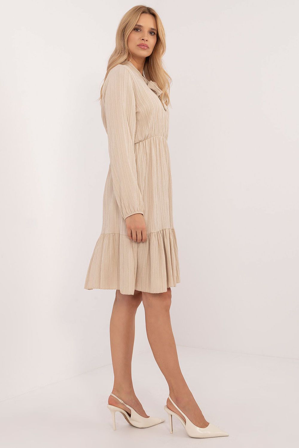  Sukienka Model TW-SK-BI-CB3331.88 Beige - Och Bella 