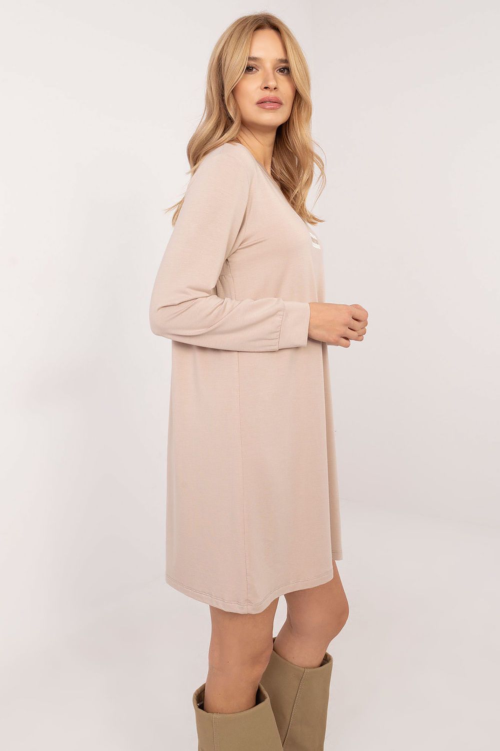  Sukienka Model RV-SK-A-165.61 Beige - Relevance 