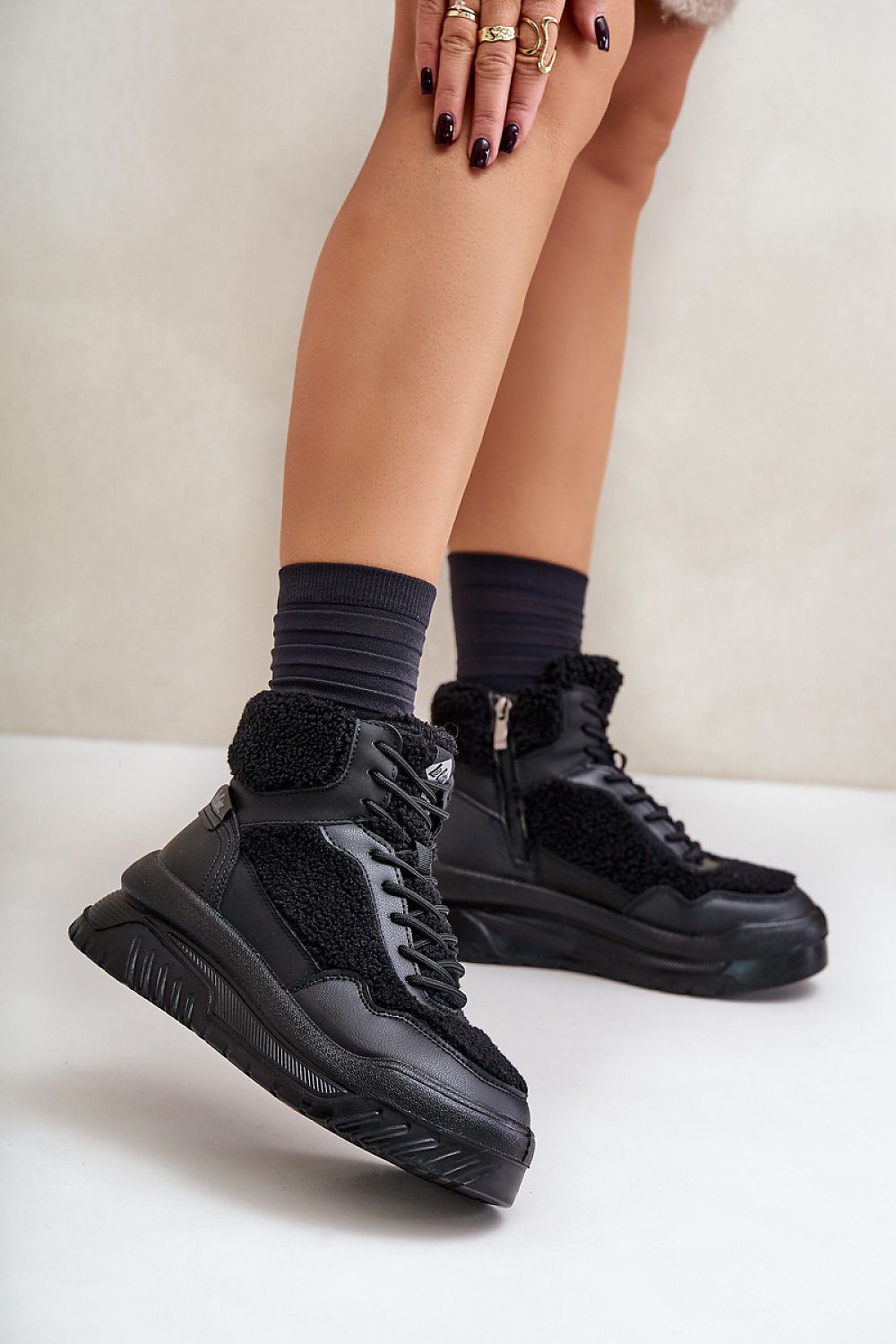   Buty Sportowe Model Lee Cooper LCJ-24-47-3145 Black - Step in style 