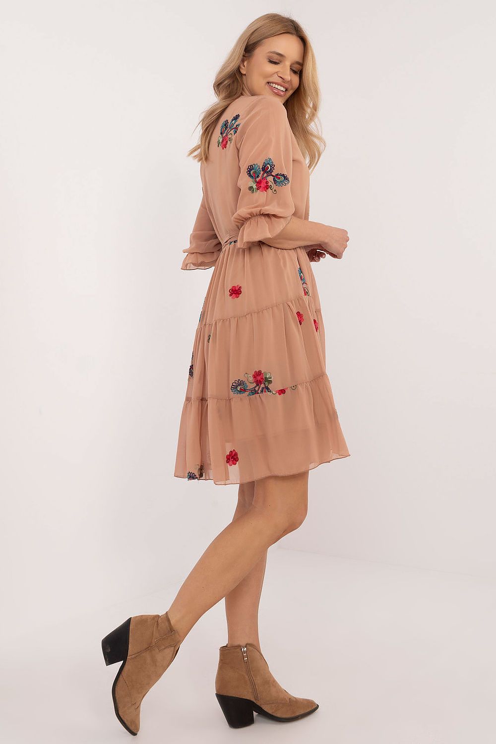  Sukienka Model LK-SK-509768.34 Camel - Lakerta 