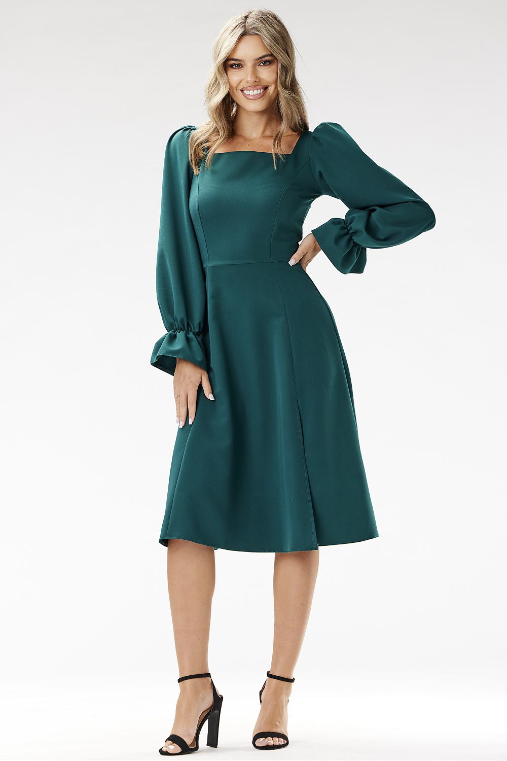   Sukienka Model A695 Bottle Green - awama 