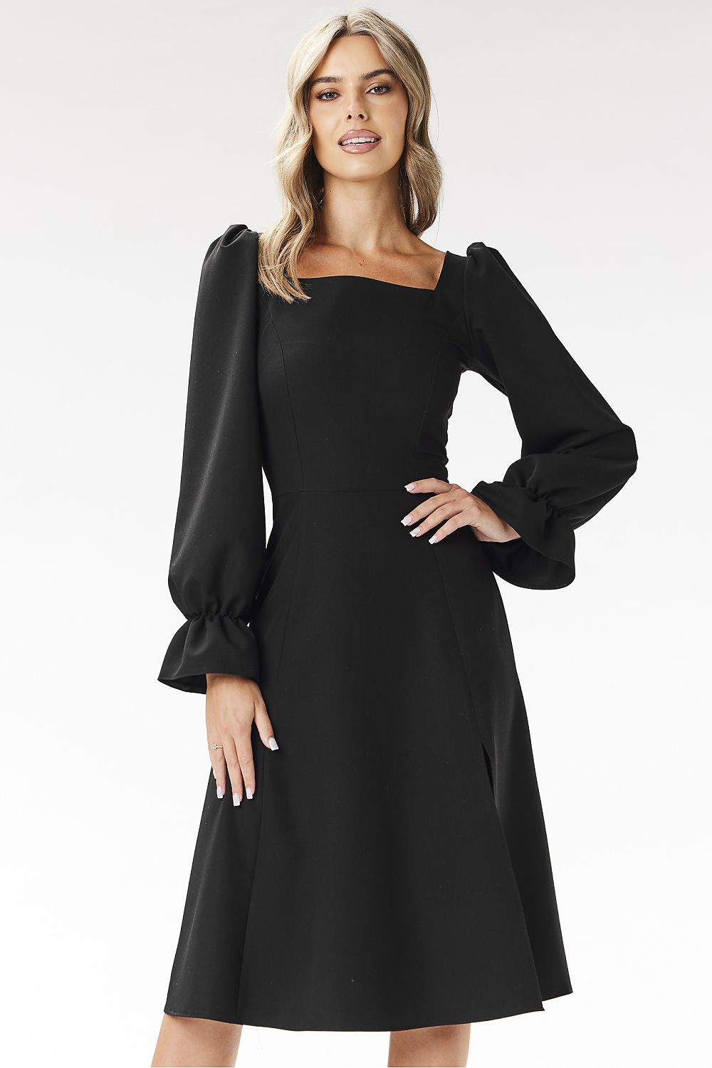   Sukienka Model A695 Black - awama 