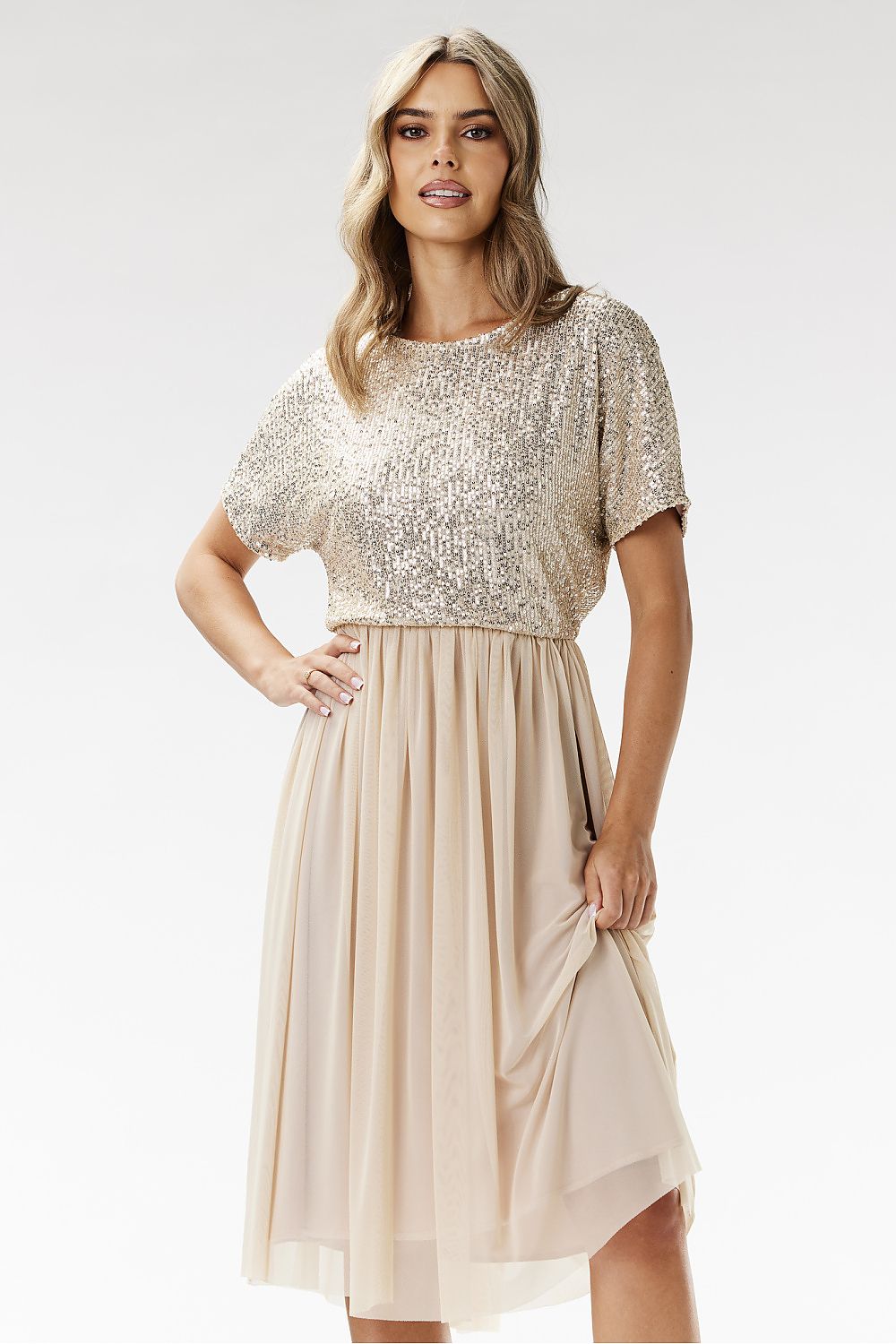  Sukienka Model A689 Beige - awama 