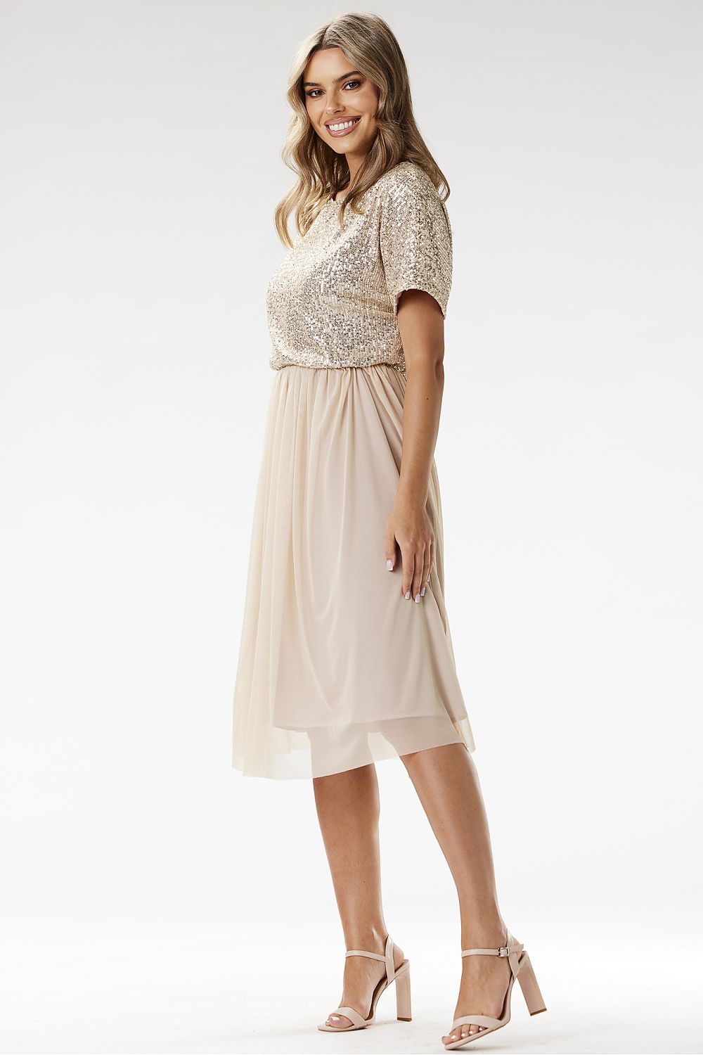  Sukienka Model A689 Beige - awama 