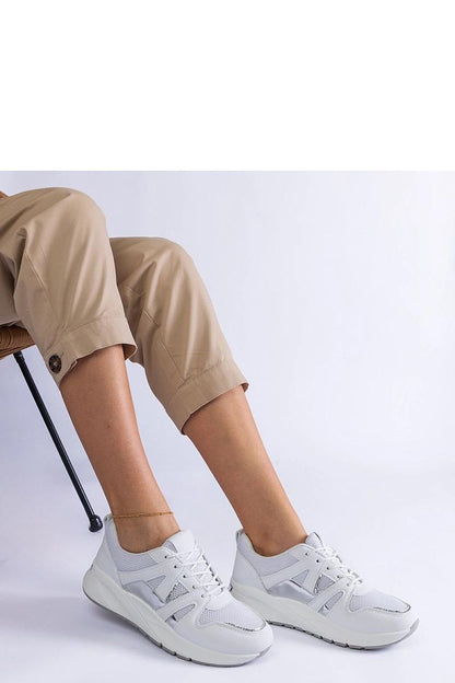   Białe sneakersy na grubej podeszwie Sierra - Solea 