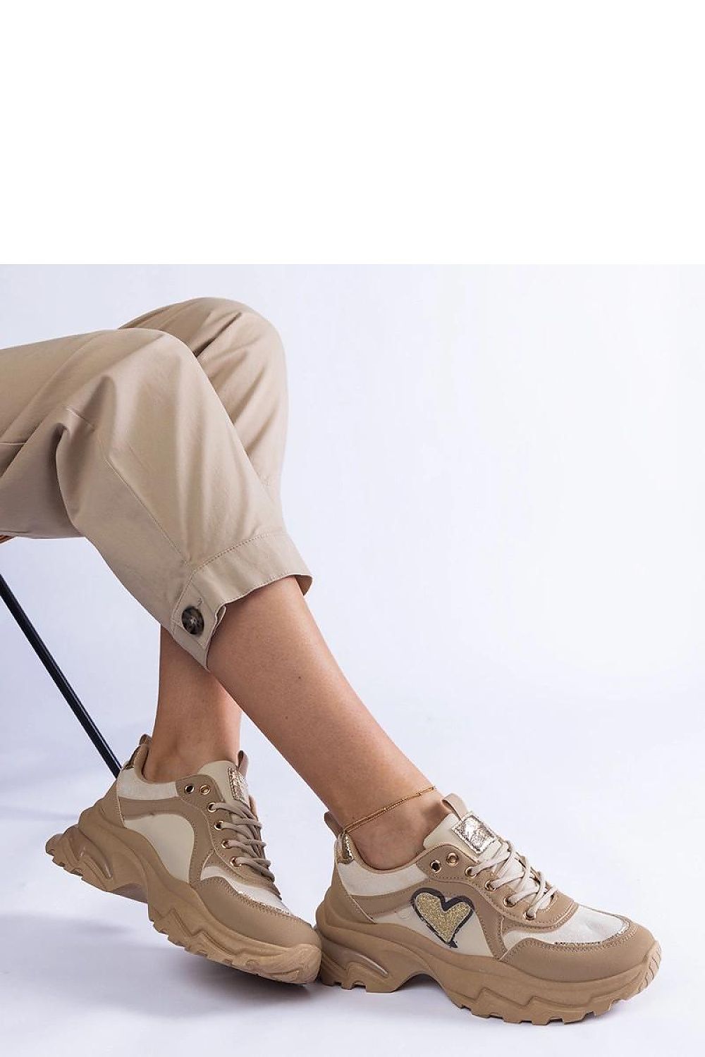   Brązowe sneakersy na platformie z serduszkiem Martineza - Solea 