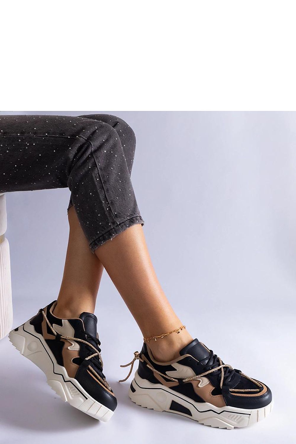   Czarne sneakersy zdobione cyrkoniowym sznurkiem Valdeza - Solea 