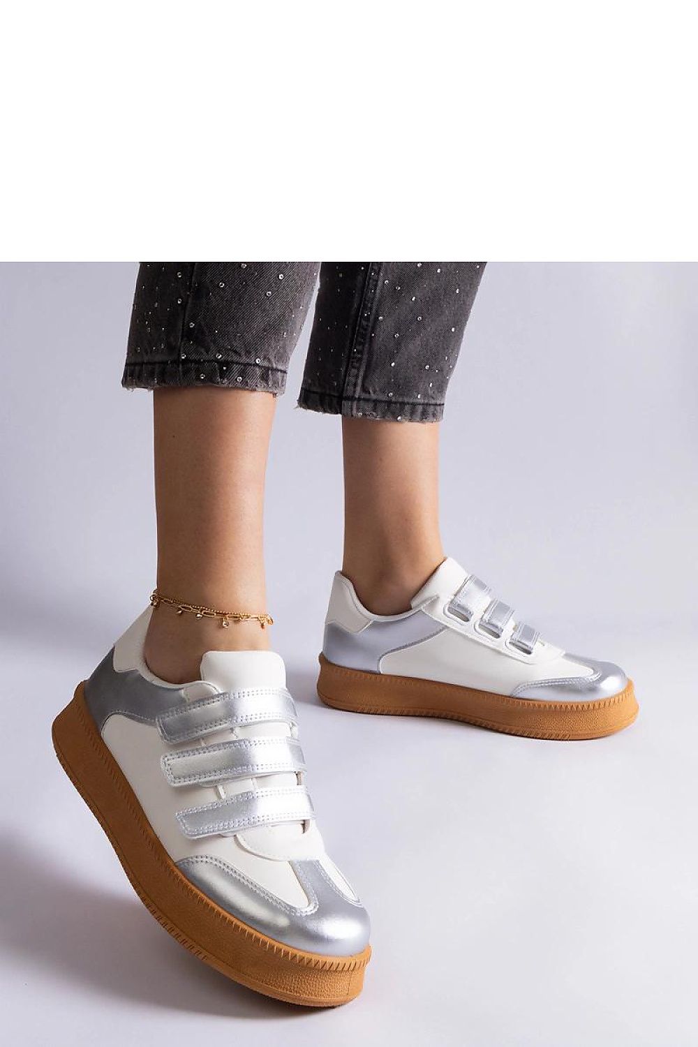   Srebrne sneakersy zapinane na rzepy Mena - Solea 