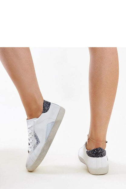   Białe sneakersy z efektem ,,znoszenia`` Gombola - Solea 