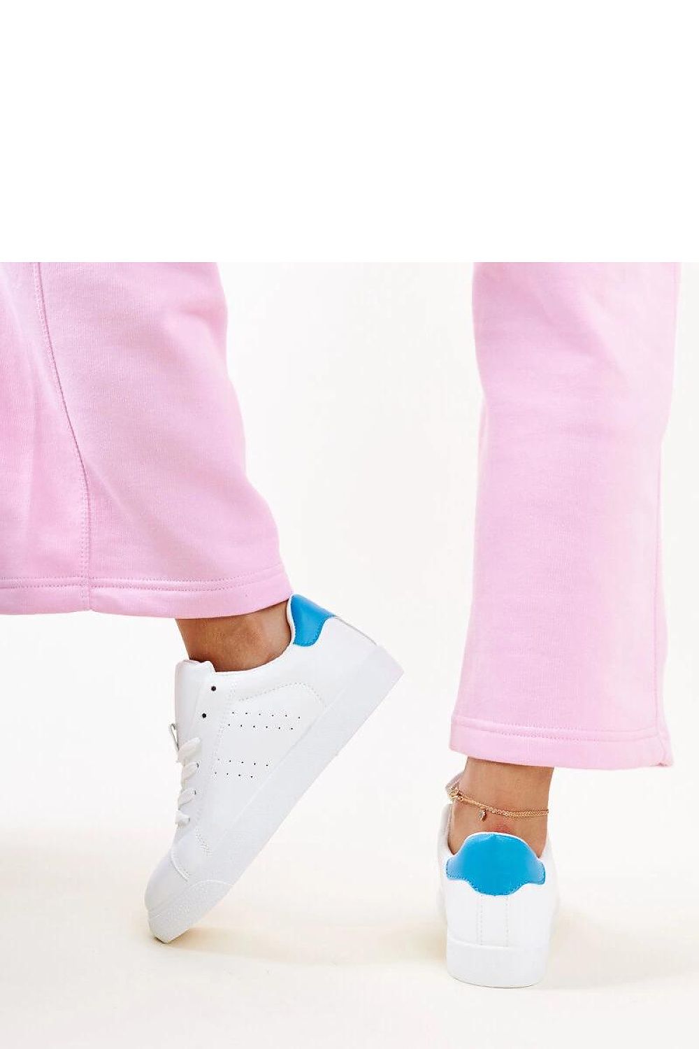   Biało-niebieskie sneakersy Akila - Solea 