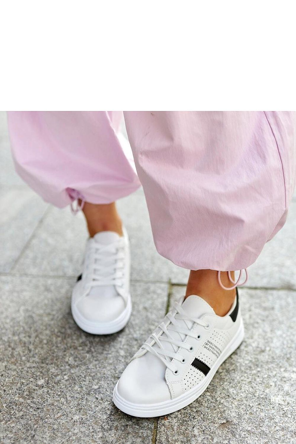   Biało-czarne sneakersy eko skóra Berdine - Solea 