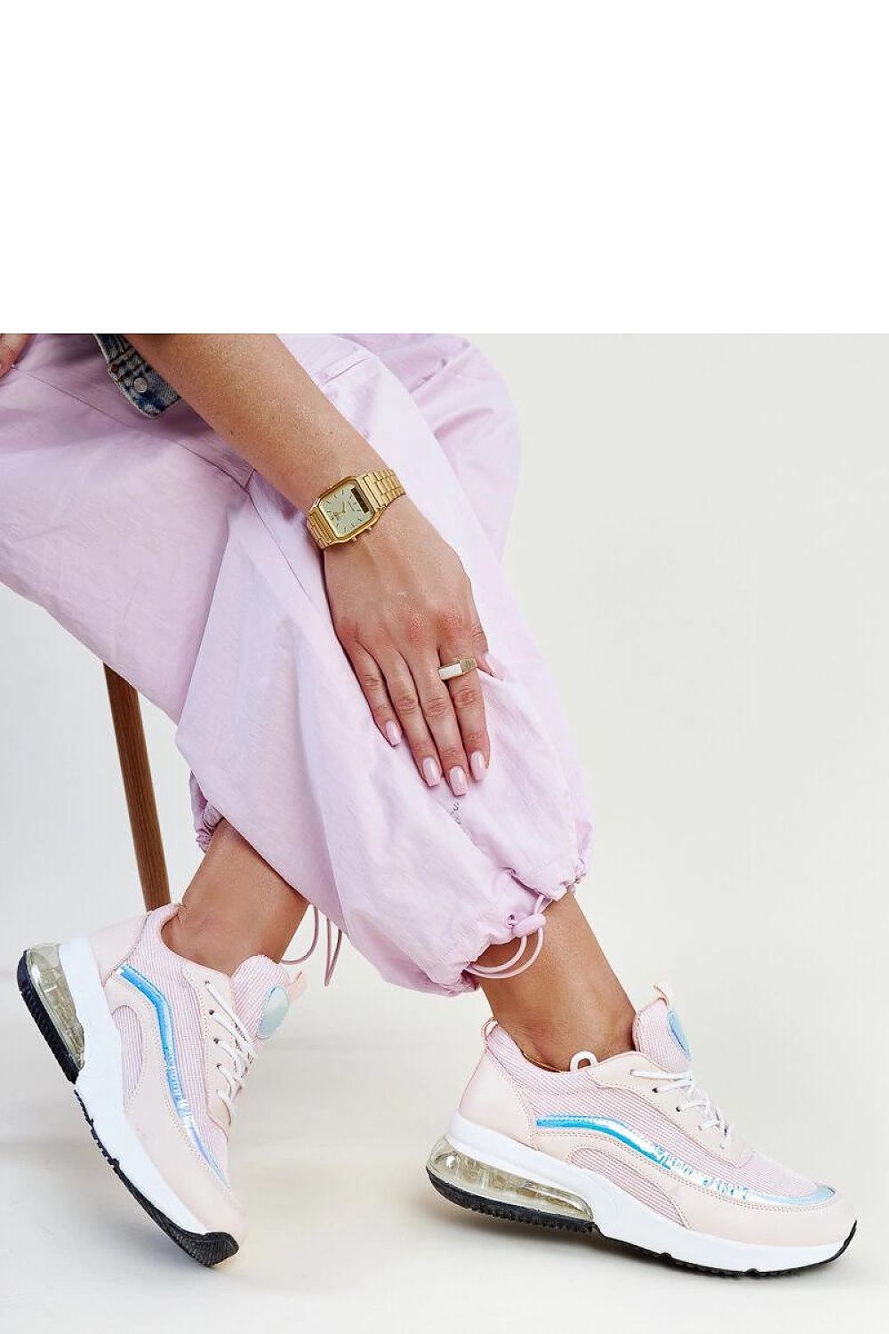   Różowe sneakersy z hologramem Jelka - Solea 