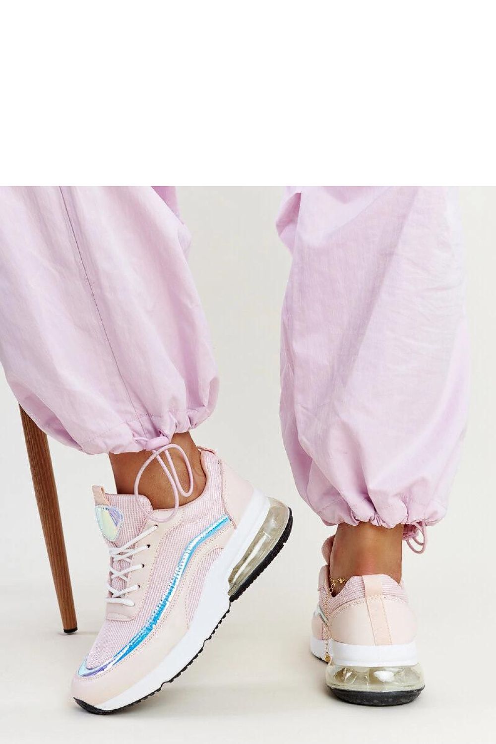   Różowe sneakersy z hologramem Jelka - Solea 