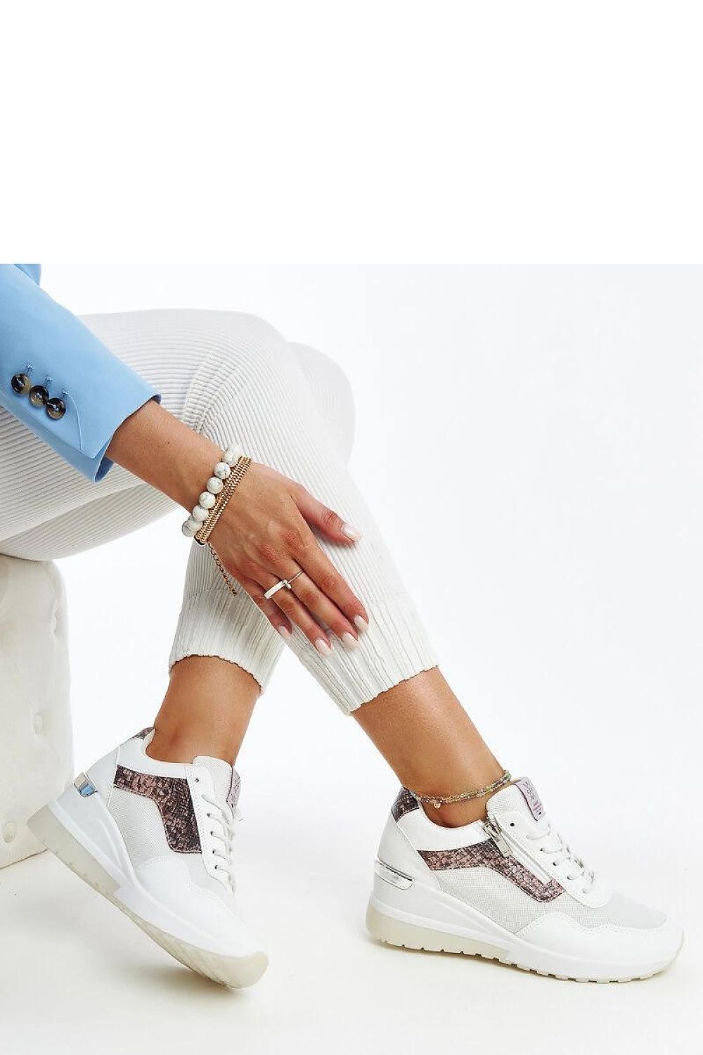   Białe sneakersy damskie  na koturnie CROSS JEANS - Solea 