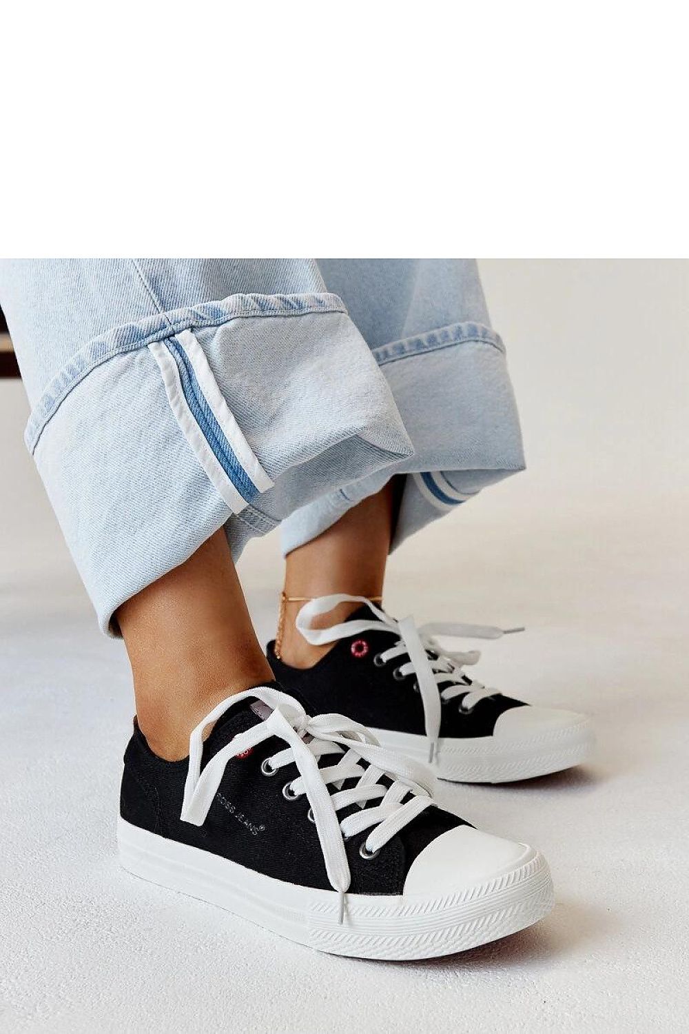   Czarne materiałowe damskie trampki CROSS JEANS - Solea 