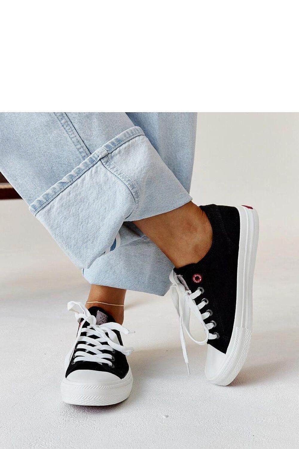   Czarne materiałowe damskie trampki CROSS JEANS - Solea 